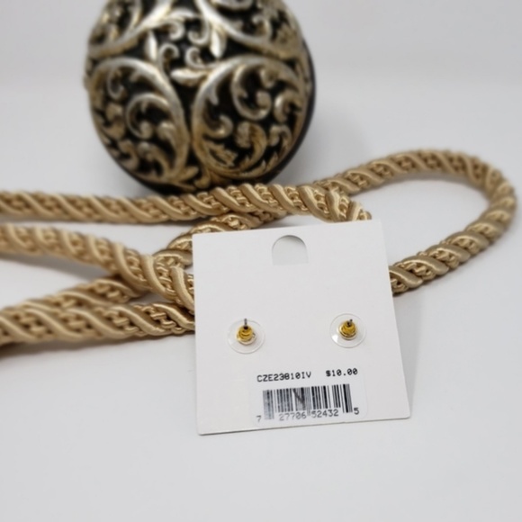 Cezanne Imitation Pearl Stud Earrings - Picture 2 of 4